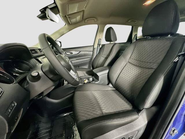 Used 2019 Nissan Rogue SV FWD image 12