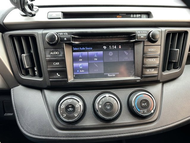 Used 2018 Toyota RAV4 LE image 15