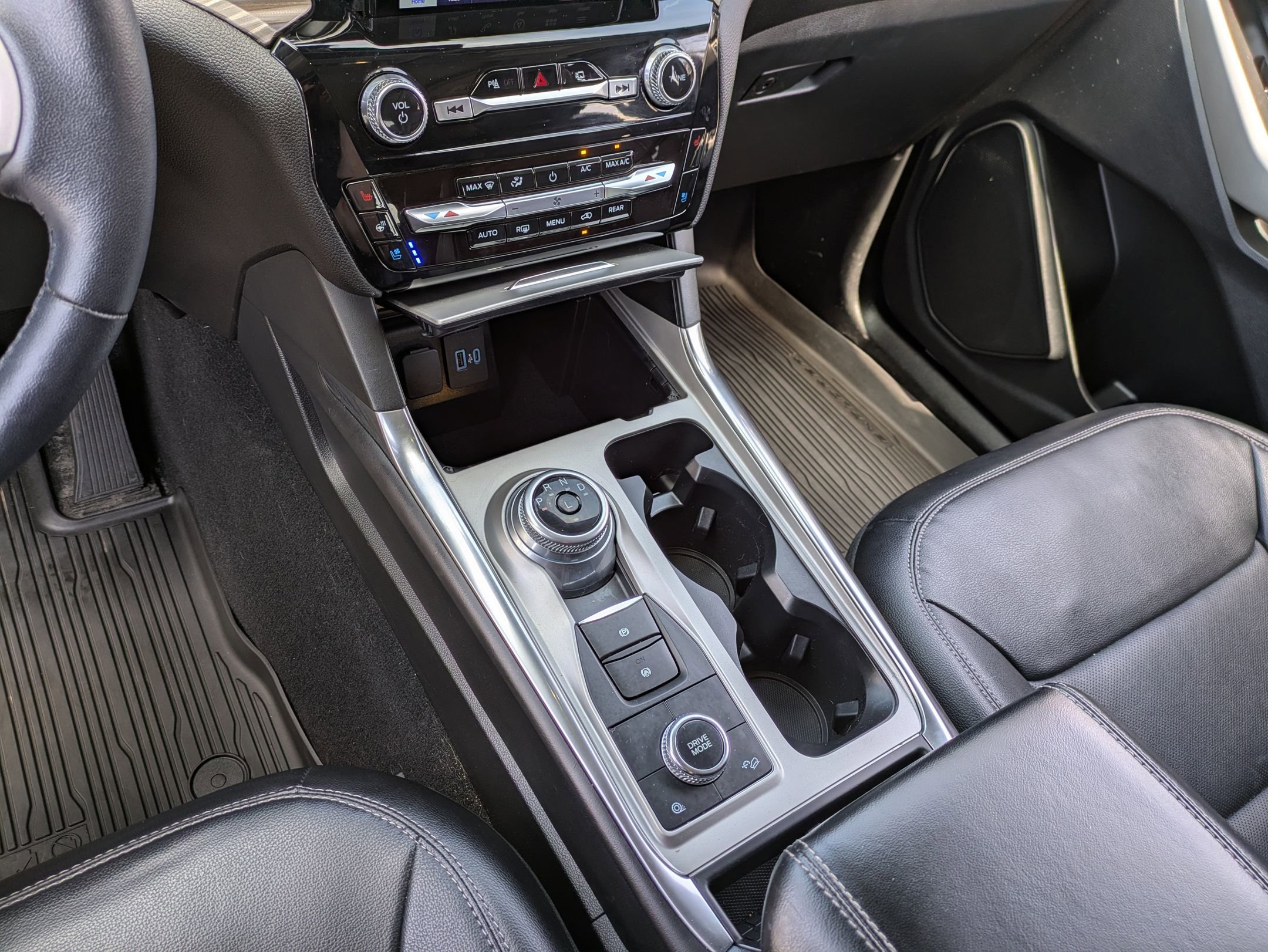 Certified 2023 Ford Explorer Limited w/ Limited Technology Package AWD/4WD image 13