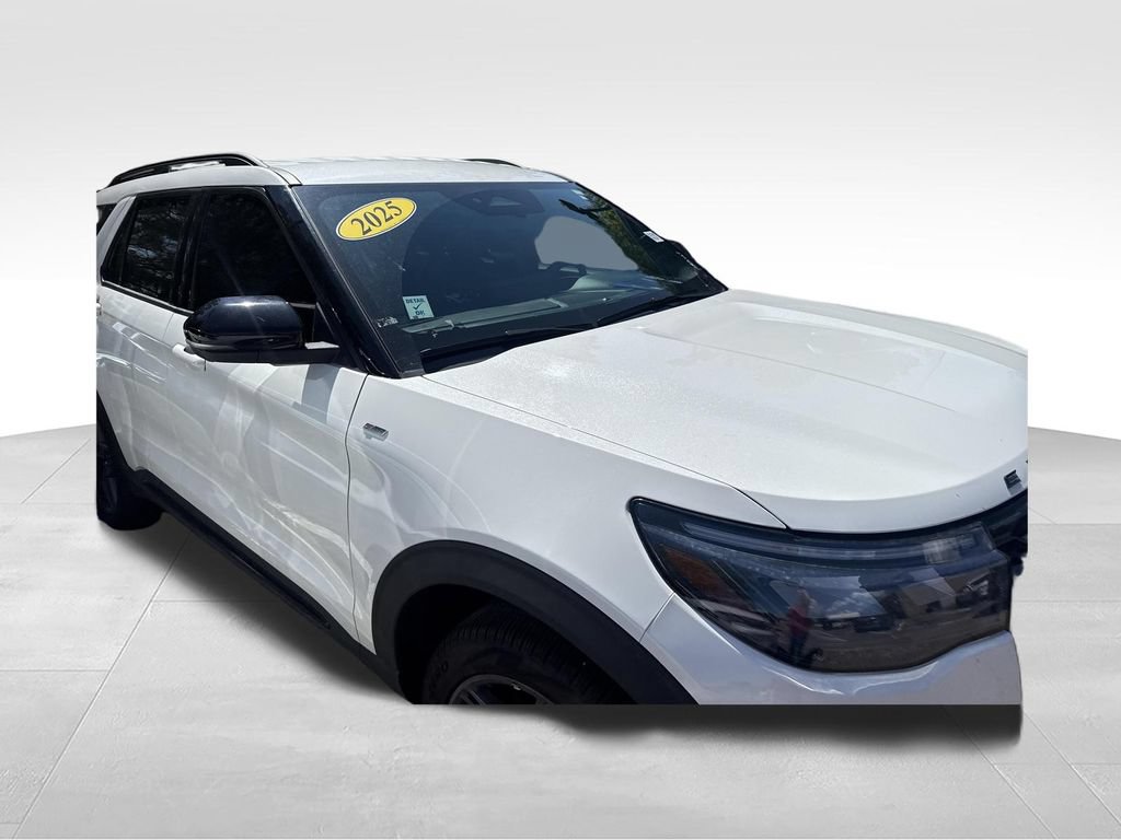 Certified 2025 Ford Explorer ST-Line w/ ST-Line Street Pack AWD/4WD image 7