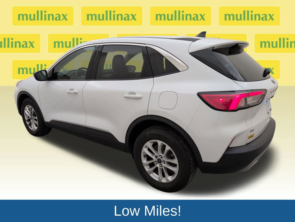 Certified 2022 Ford Escape SE w/ Convenience Package image 3