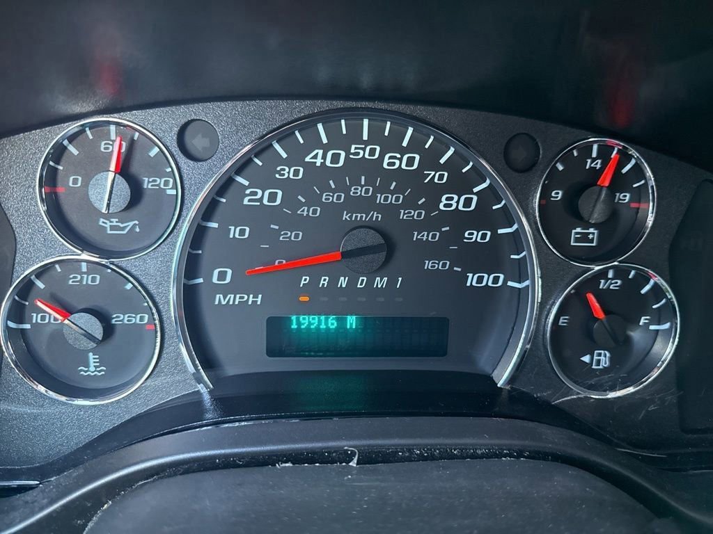 Used 2023 Chevrolet Express 2500 w/ Driver Convenience Package image 16