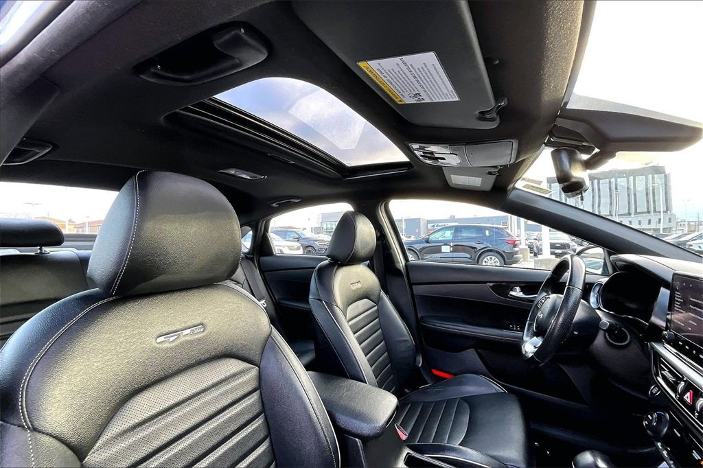 Used 2022 Kia Forte GT-Line w/ GT-Line Premium Package image 21