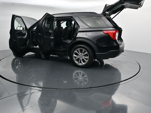 Certified 2023 Ford Explorer XLT w/ Equipment Group 202A AWD/4WD image 41