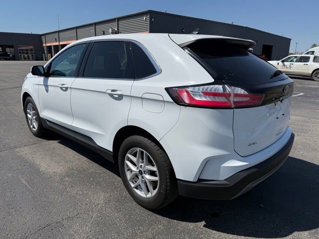 Certified 2024 Ford Edge SEL w/ Convenience Package AWD/4WD image 3