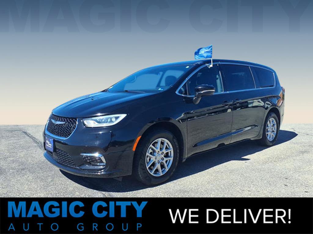 Used 2025 Chrysler Pacifica Select FWD image 1