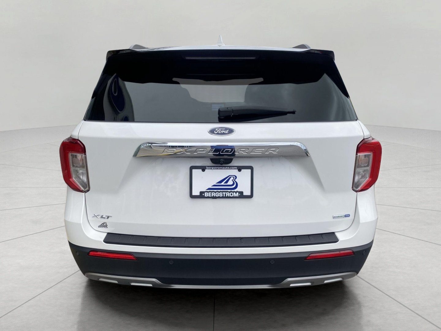 Certified 2020 Ford Explorer XLT w/ Equipment Group 202A AWD/4WD image 9
