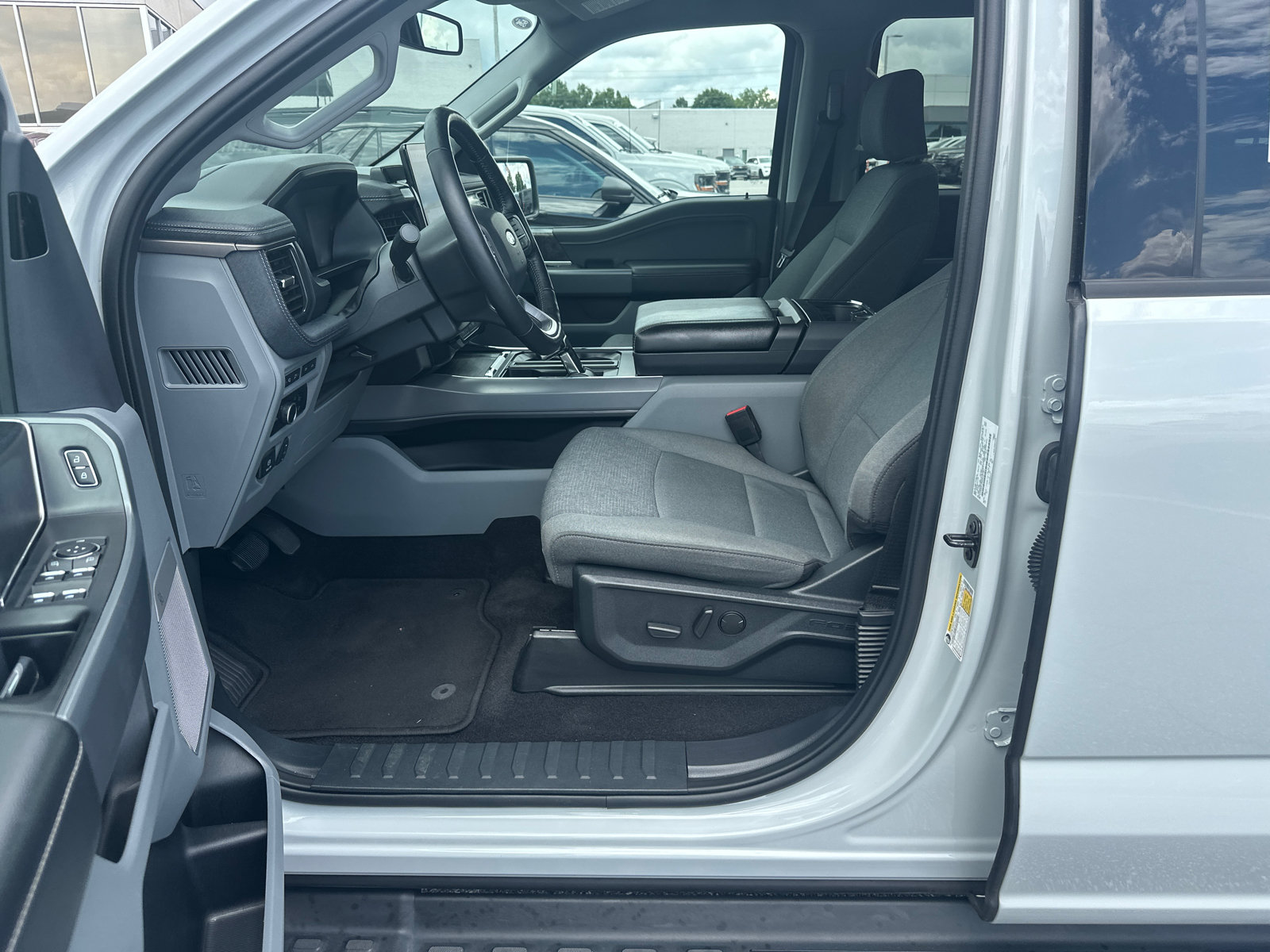 Certified 2024 Ford F150 Lightning Flash AWD/4WD image 9