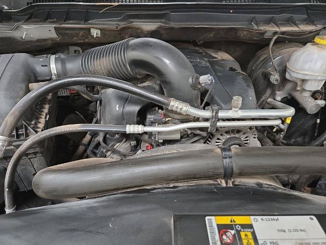 Used 2019 RAM 1500 Classic SLT w/ Luxury Group AWD/4WD image 3
