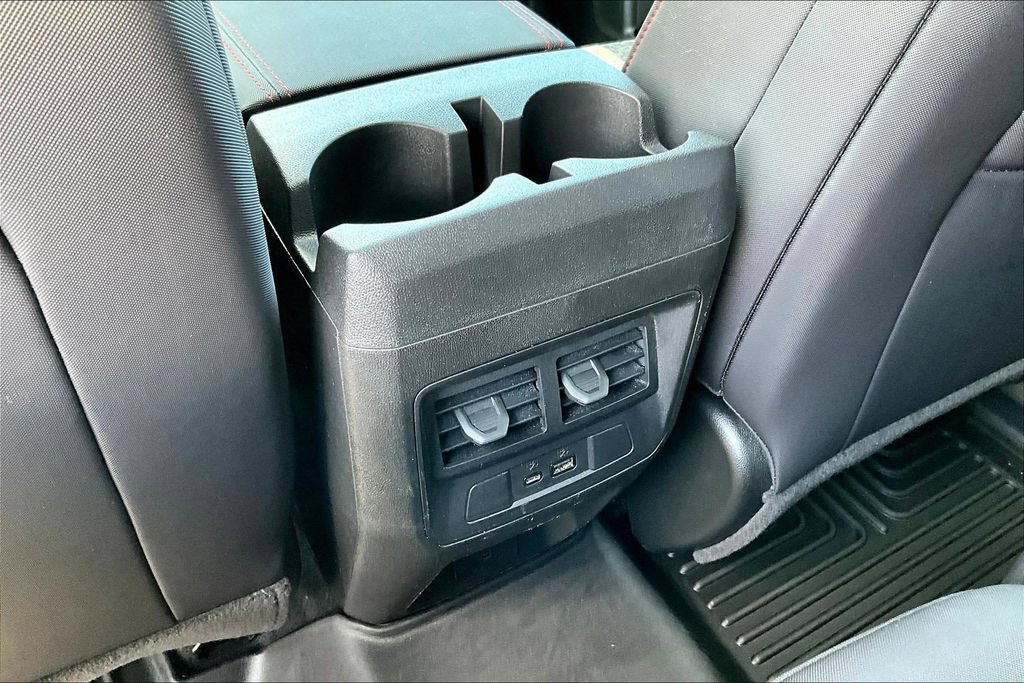 Used 2025 Chevrolet Colorado Z71 w/ Technology Package AWD/4WD image 13