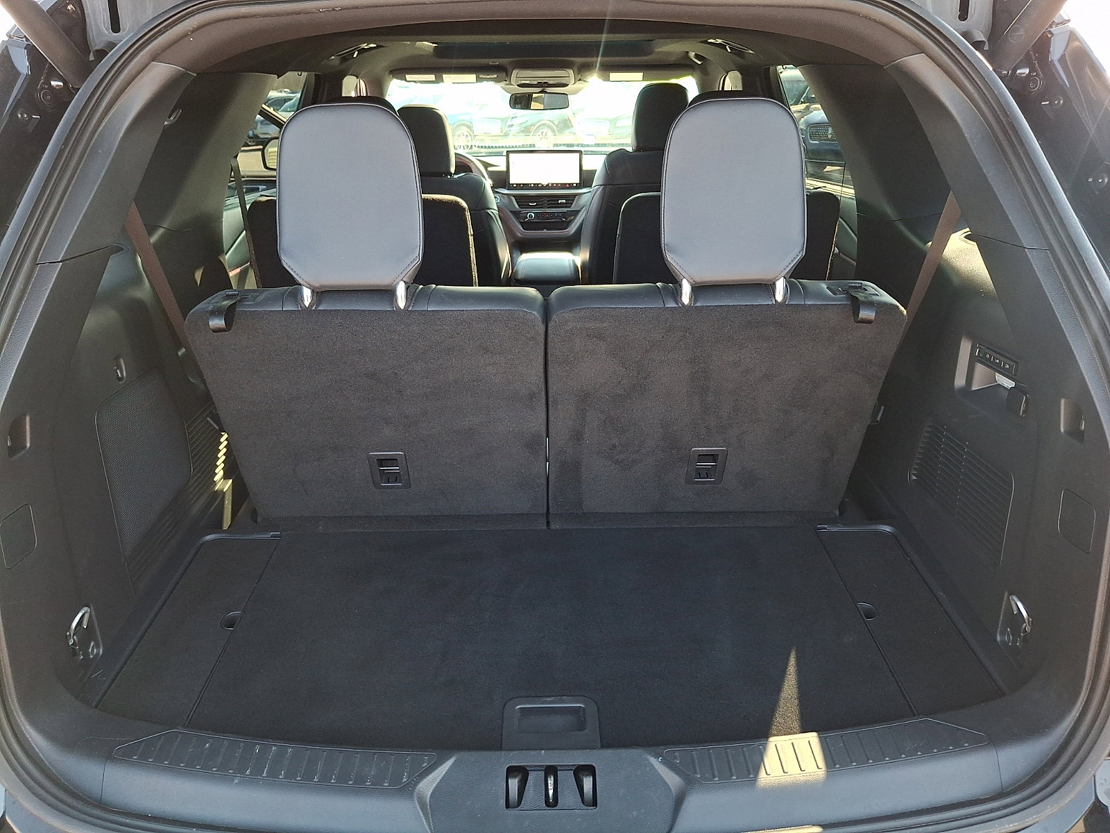 Certified 2025 Ford Explorer ST-Line w/ Premium Package AWD/4WD image 31