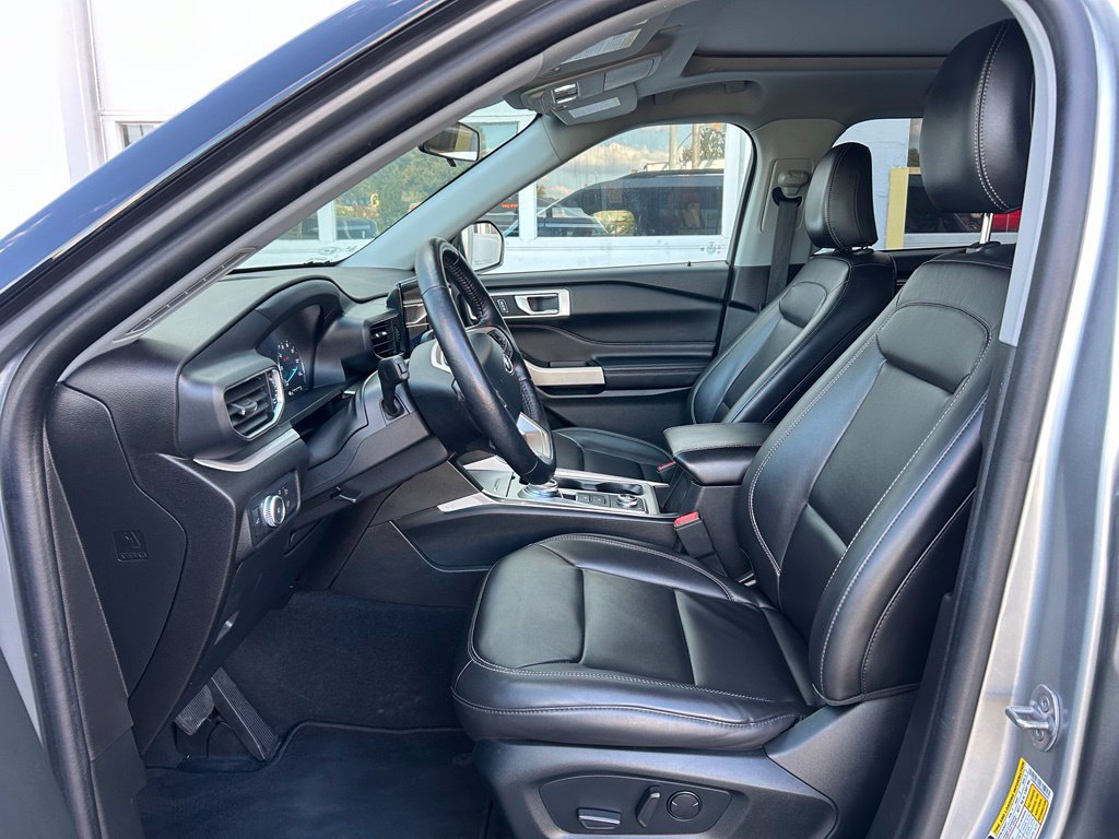 Certified 2022 Ford Explorer XLT w/ Equipment Group 202A AWD/4WD image 12