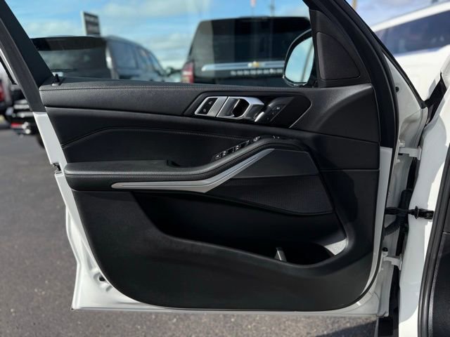 Used 2023 BMW X5 xDrive40i AWD/4WD image 31