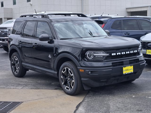 Certified 2024 Ford Bronco Sport Outer Banks w/ Tech Package AWD/4WD image 3