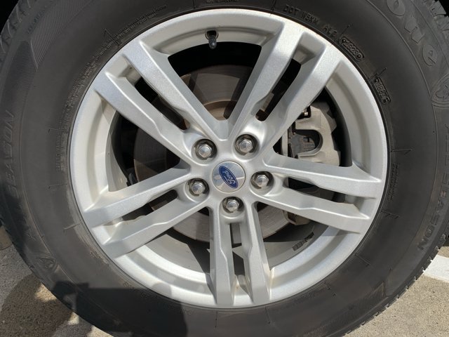 Certified 2021 Ford Explorer XLT w/ Equipment Group 202A AWD/4WD image 11