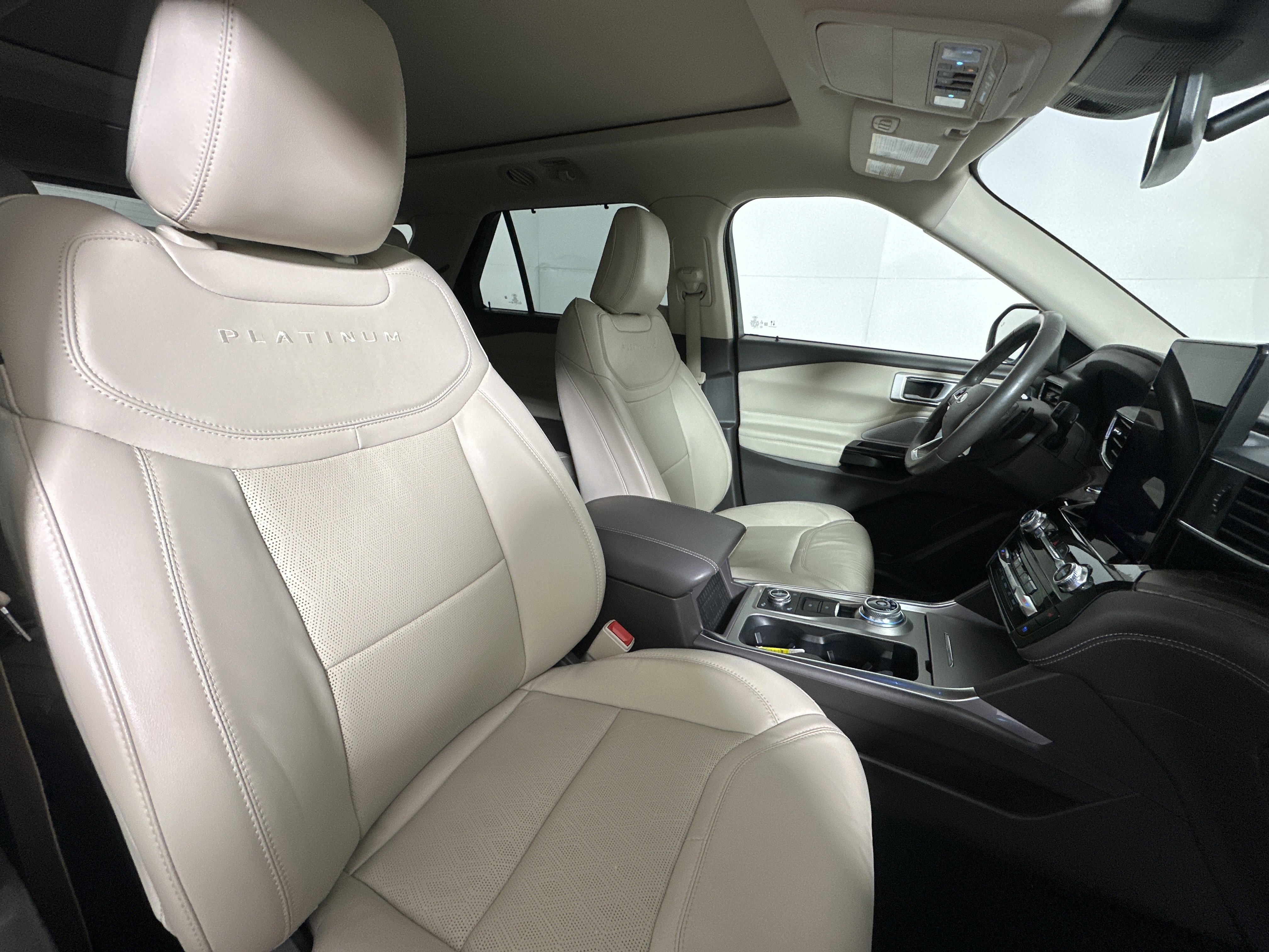 Certified 2021 Ford Explorer Platinum w/ Equipment Group 601A image 27