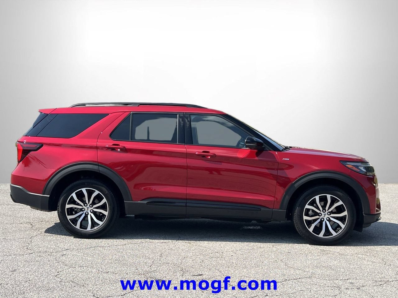Certified 2025 Ford Explorer ST-Line AWD/4WD image 26