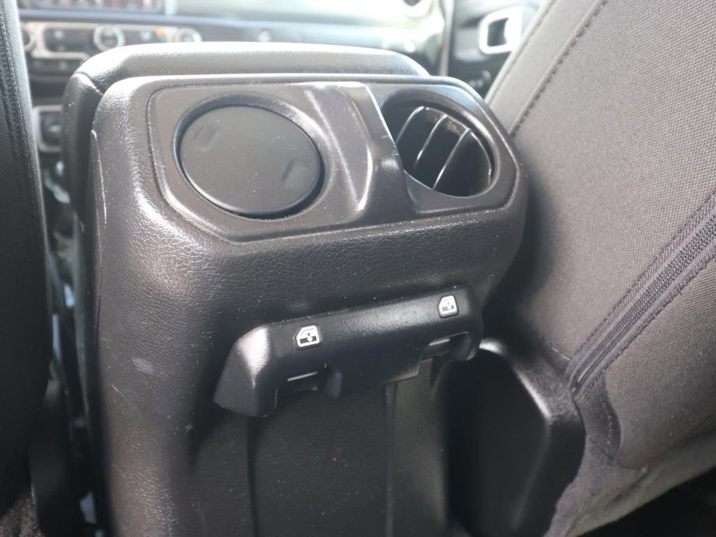 Used 2022 Jeep Wrangler Unlimited Sport AWD/4WD image 15