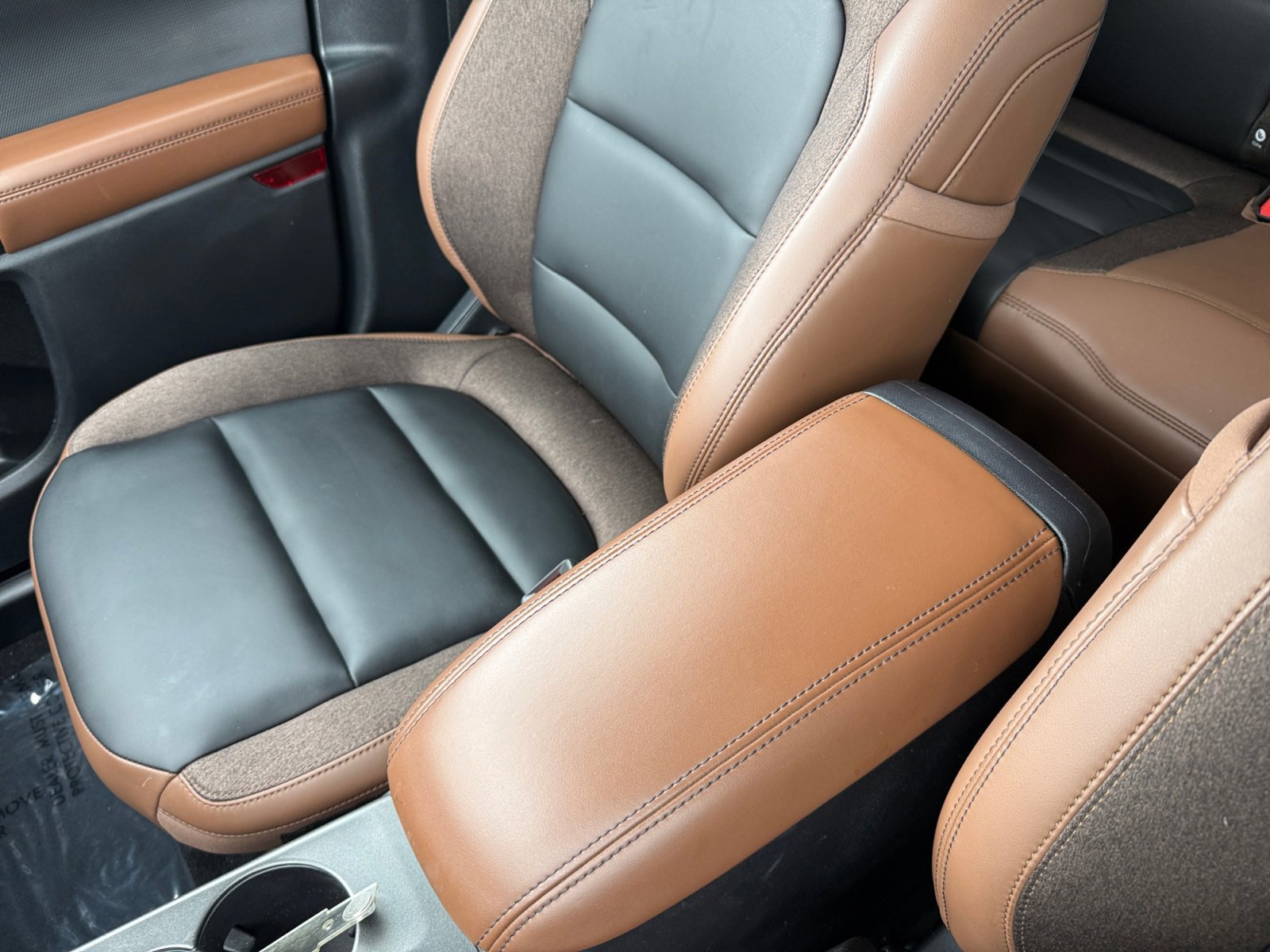 Certified 2025 Ford Bronco Sport Outer Banks w/ Outer Banks Tech Package+ AWD/4WD image 14