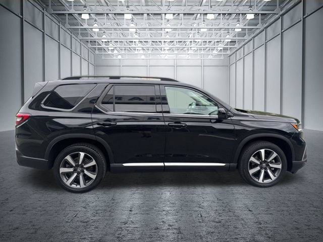 Used 2023 Honda Pilot Touring image 6