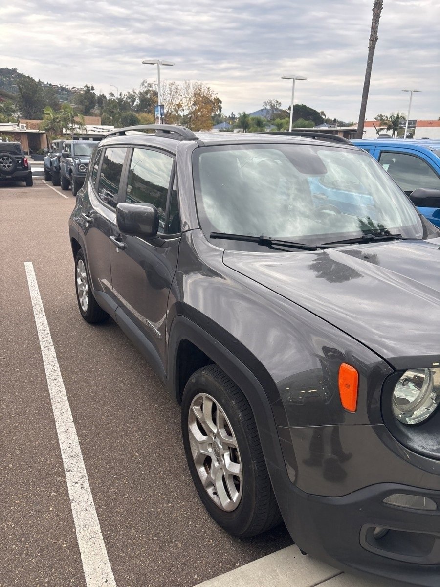 Used 2018 Jeep Renegade Latitude image 8