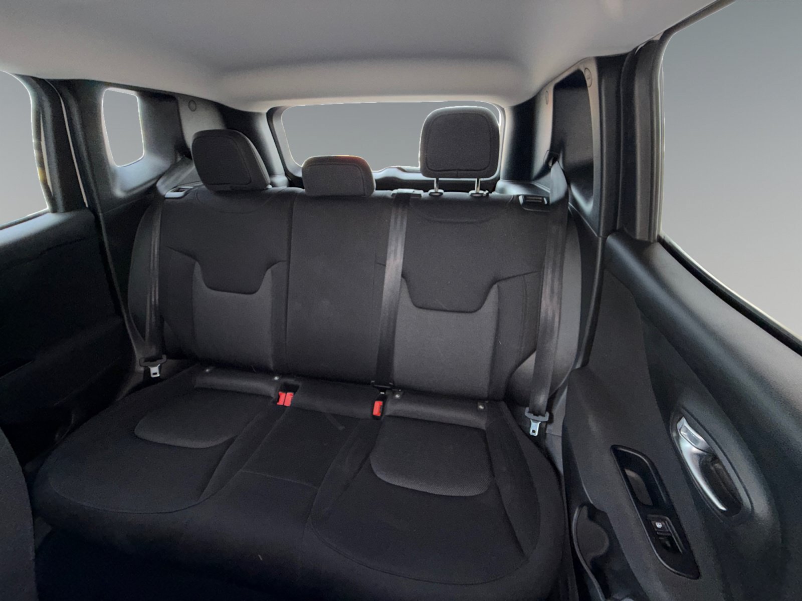 Used 2019 Jeep Renegade Sport w/ Sport Appearance Group AWD/4WD image 18