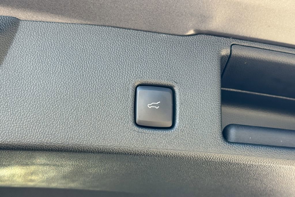 Certified 2023 Ford Escape Active AWD/4WD image 19