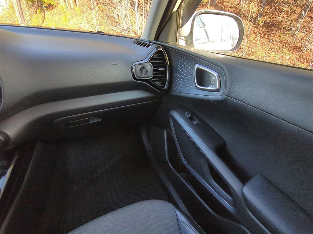 Used 2020 Kia Soul EX image 16