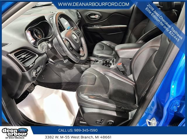 Used 2019 Jeep Cherokee Trailhawk AWD/4WD image 10