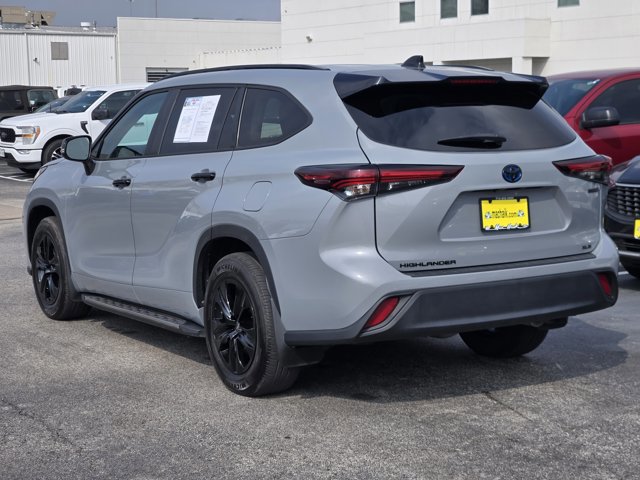 Used 2024 Toyota Highlander XLE image 5