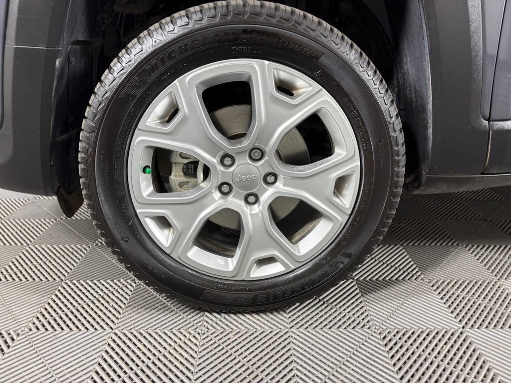 Used 2022 Jeep Renegade Limited AWD/4WD image 10