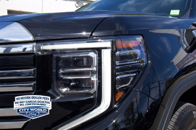 Used 2024 GMC Sierra 1500 SLT w/ SLT Convenience Package AWD/4WD image 9