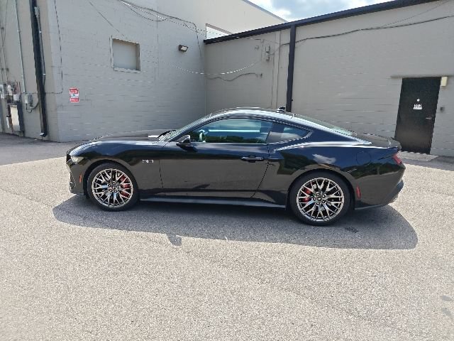 Certified 2024 Ford Mustang GT Premium RWD image 5