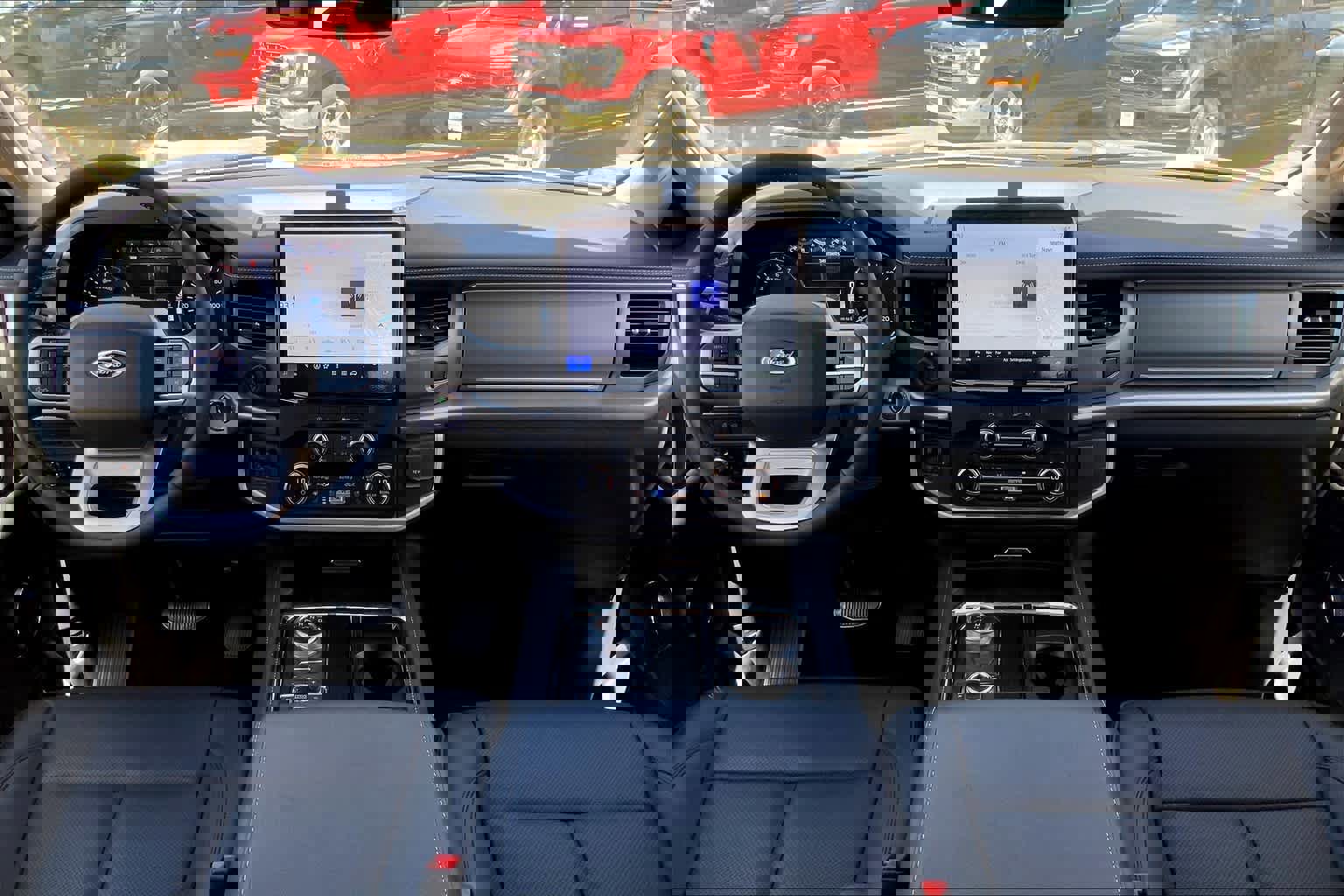 Certified 2024 Ford Expedition XLT image 5