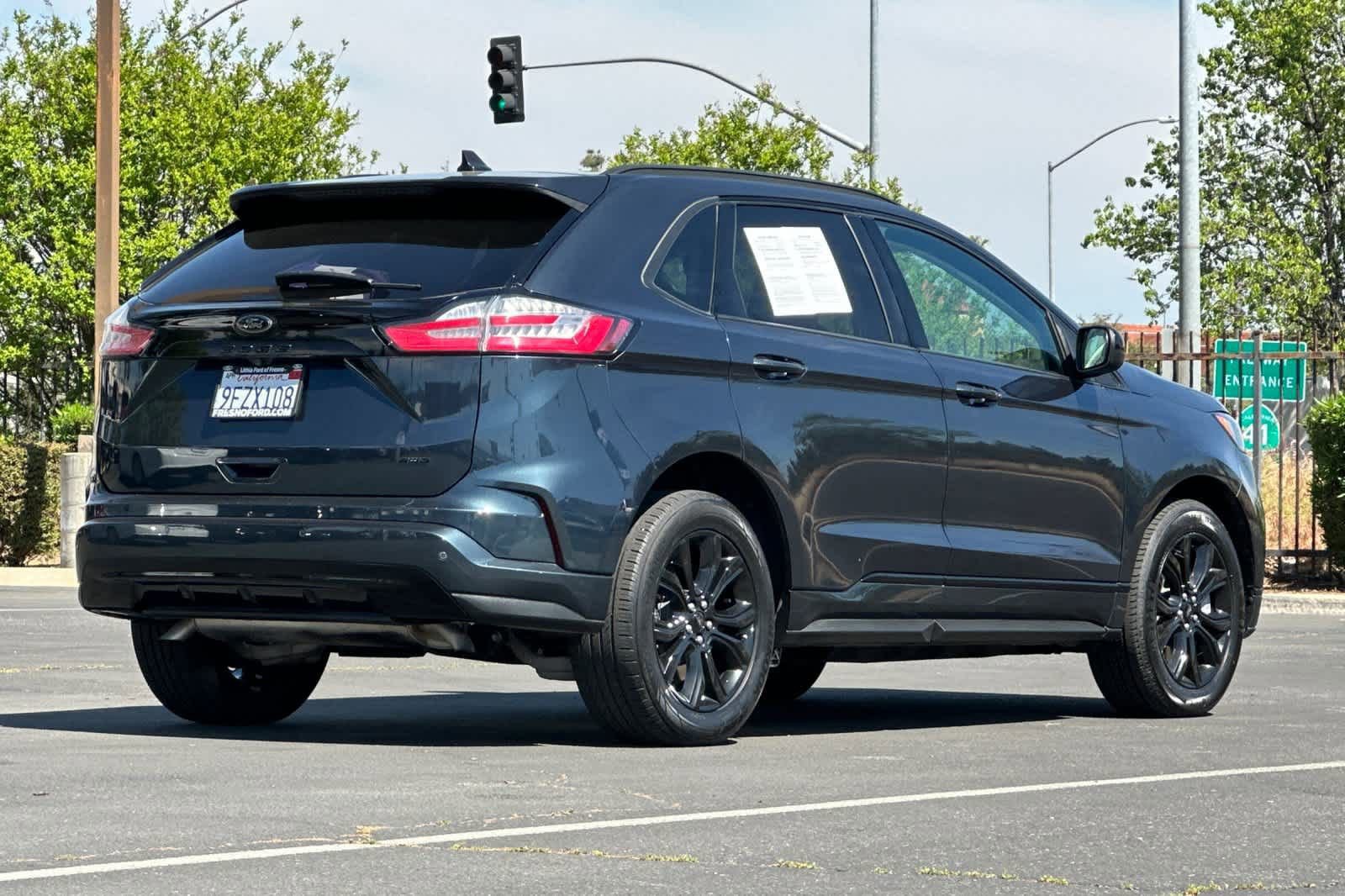 Certified 2023 Ford Edge SE w/ Black Appearance Package image 5