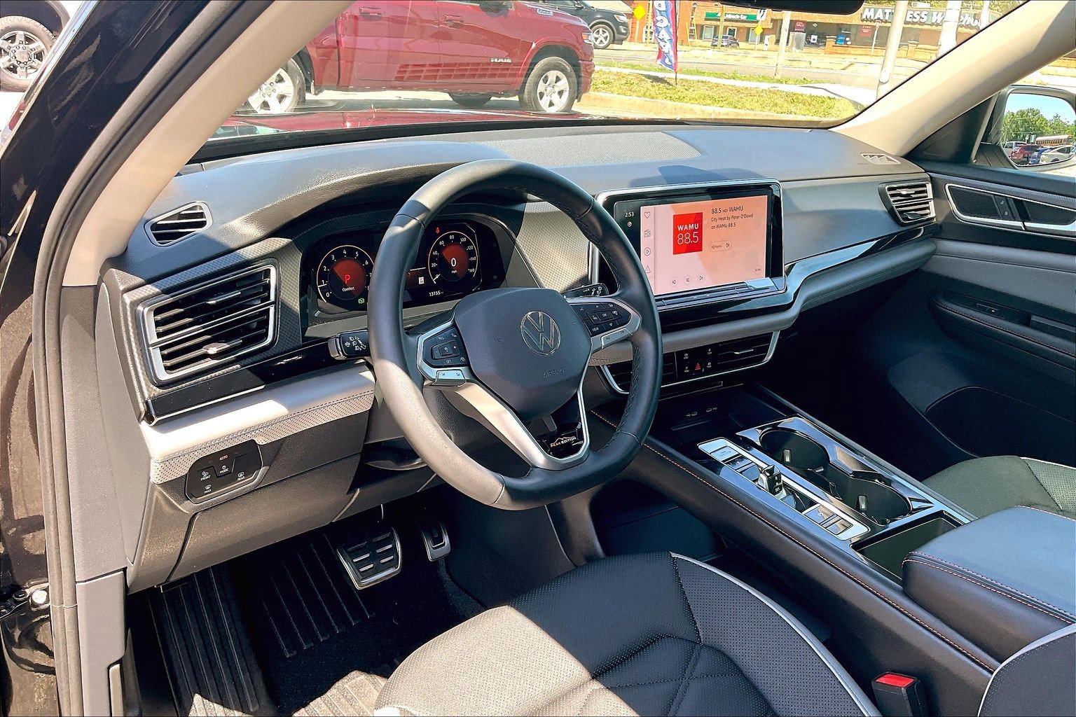 Used 2024 Volkswagen Atlas Peak Edition SEL AWD/4WD image 13