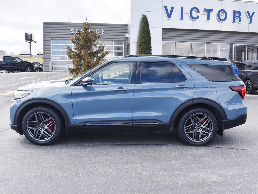 Certified 2025 Ford Explorer ST AWD/4WD image 2