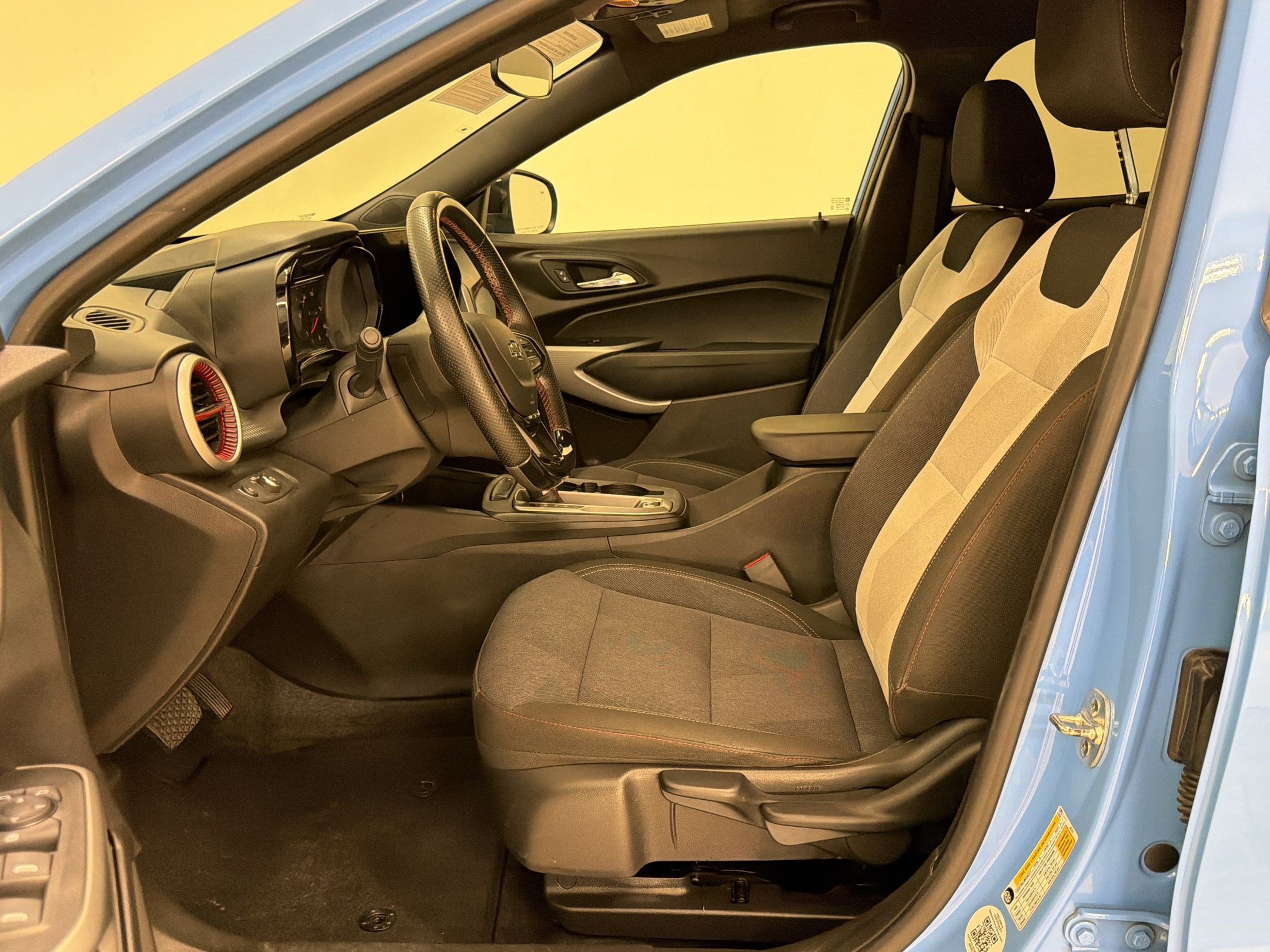 Used 2024 Chevrolet Trax RS w/ Driver Confidence Package FWD image 5