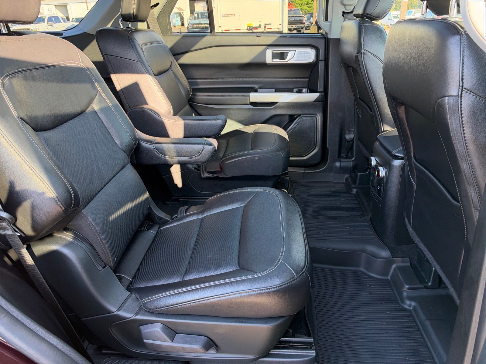 Certified 2023 Ford Explorer Limited w/ Limited Technology Package AWD/4WD image 24