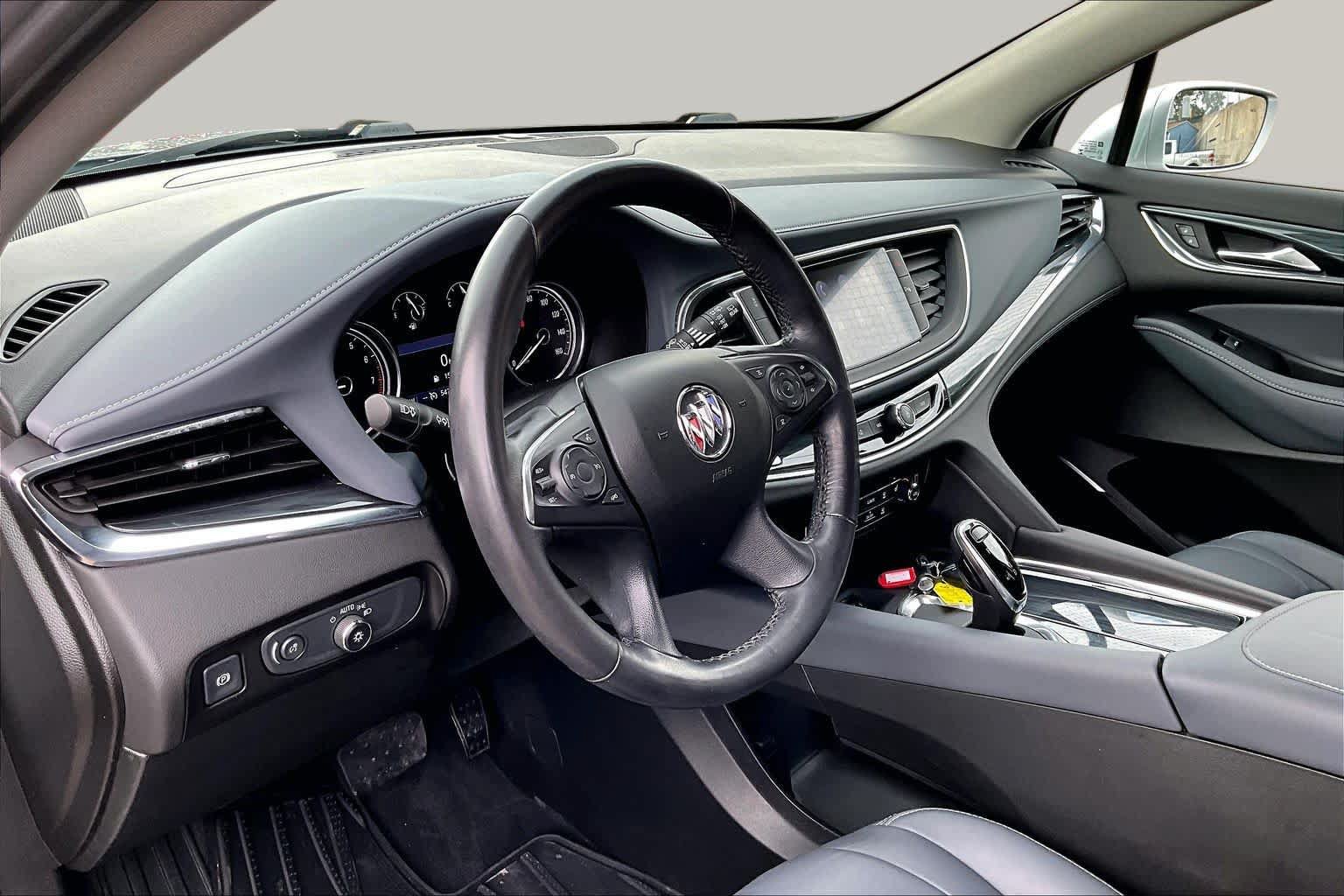 Used 2020 Buick Enclave Essence FWD image 18