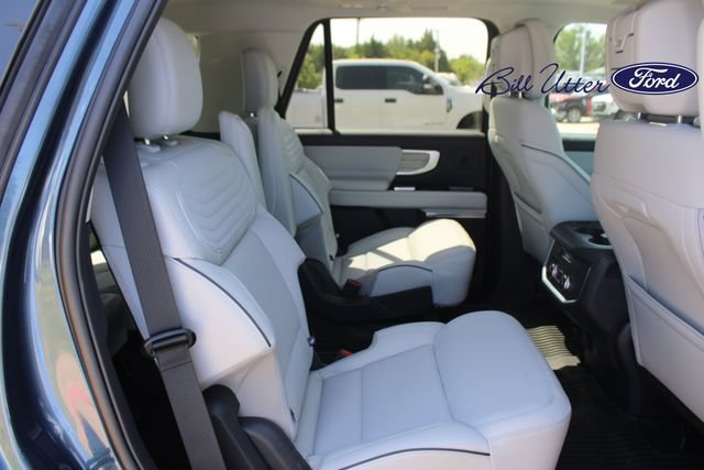 Certified 2027 Ford Expedition Platinum w/ Platinum Ultimate Package AWD/4WD image 13