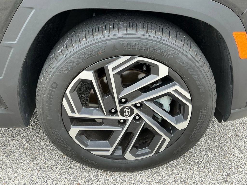 Used 2025 Hyundai Tucson Limited FWD image 26