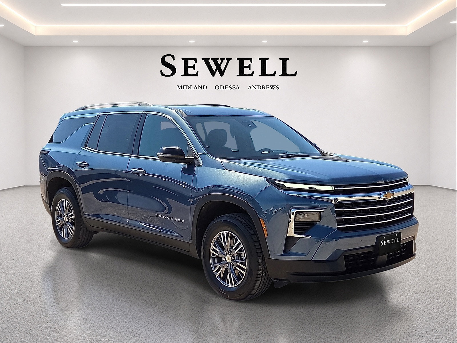 Used 2025 Chevrolet Traverse LT FWD image 6