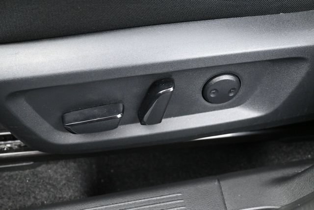 Used 2025 Nissan Rogue SV FWD image 12