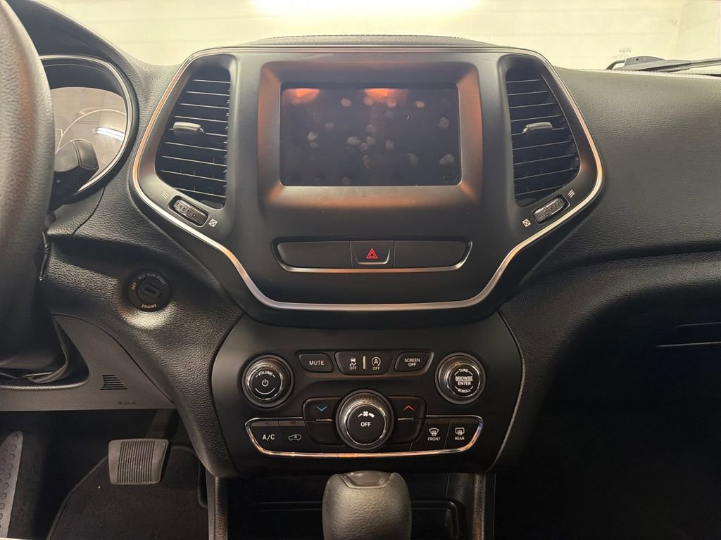 Used 2020 Jeep Cherokee Latitude image 22