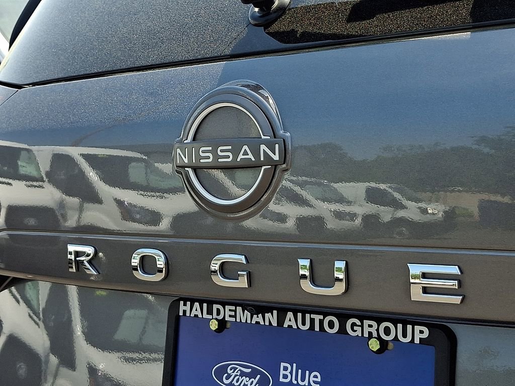 Used 2023 Nissan Rogue SV AWD/4WD image 28