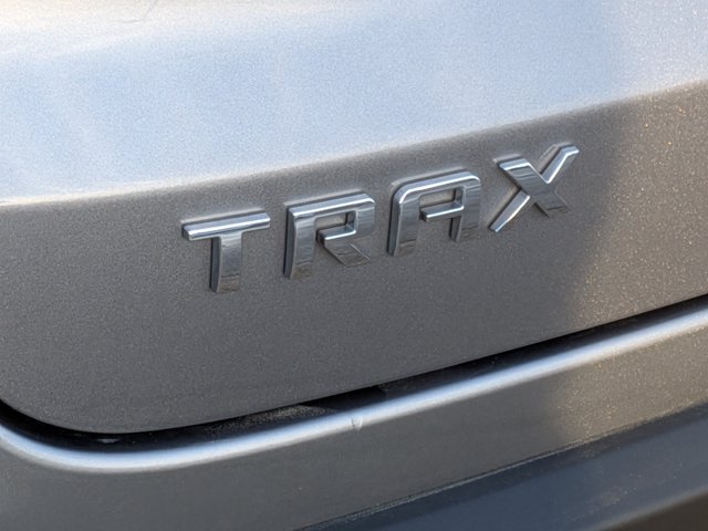 Used 2025 Chevrolet Trax LS FWD image 27