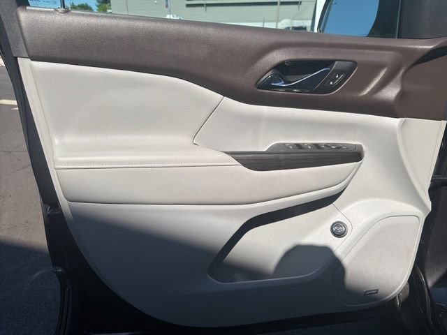 Used 2018 GMC Acadia SLT w/ LPO, Floor Liner Package AWD/4WD image 23