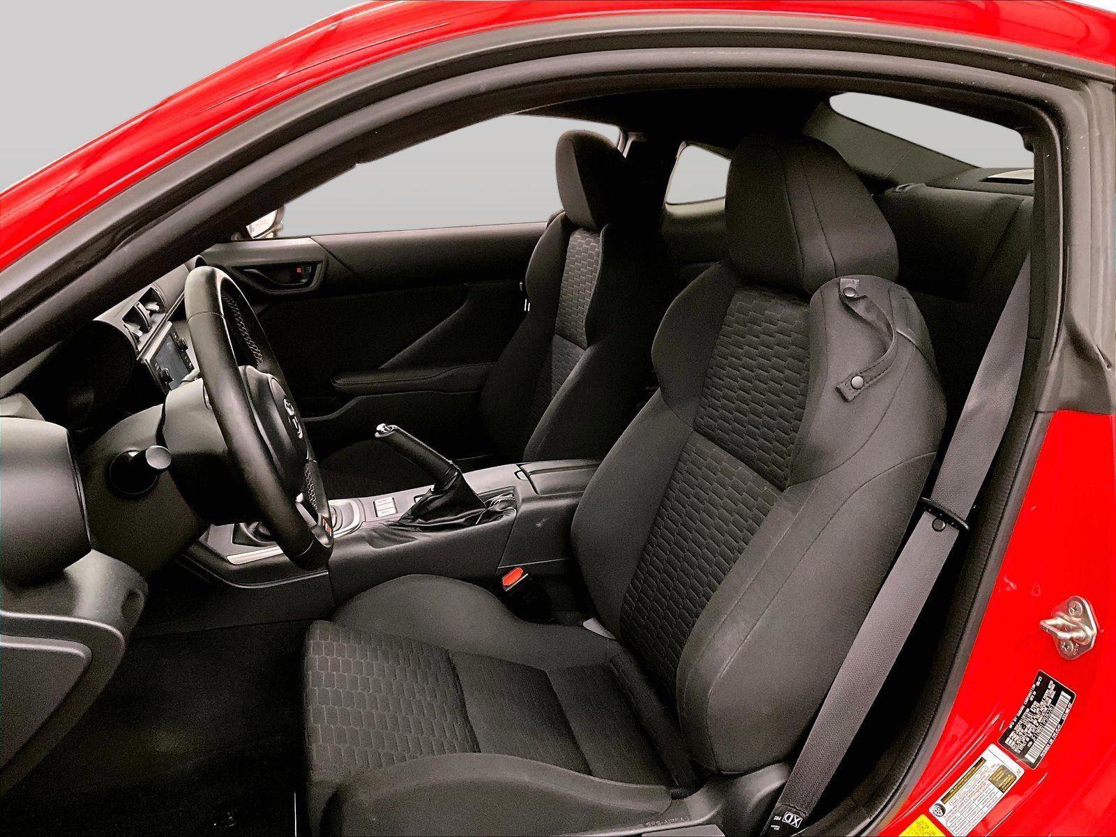 Used 2023 Toyota GR86 w/ ALL Weather Mat Package (TMS) RWD image 24
