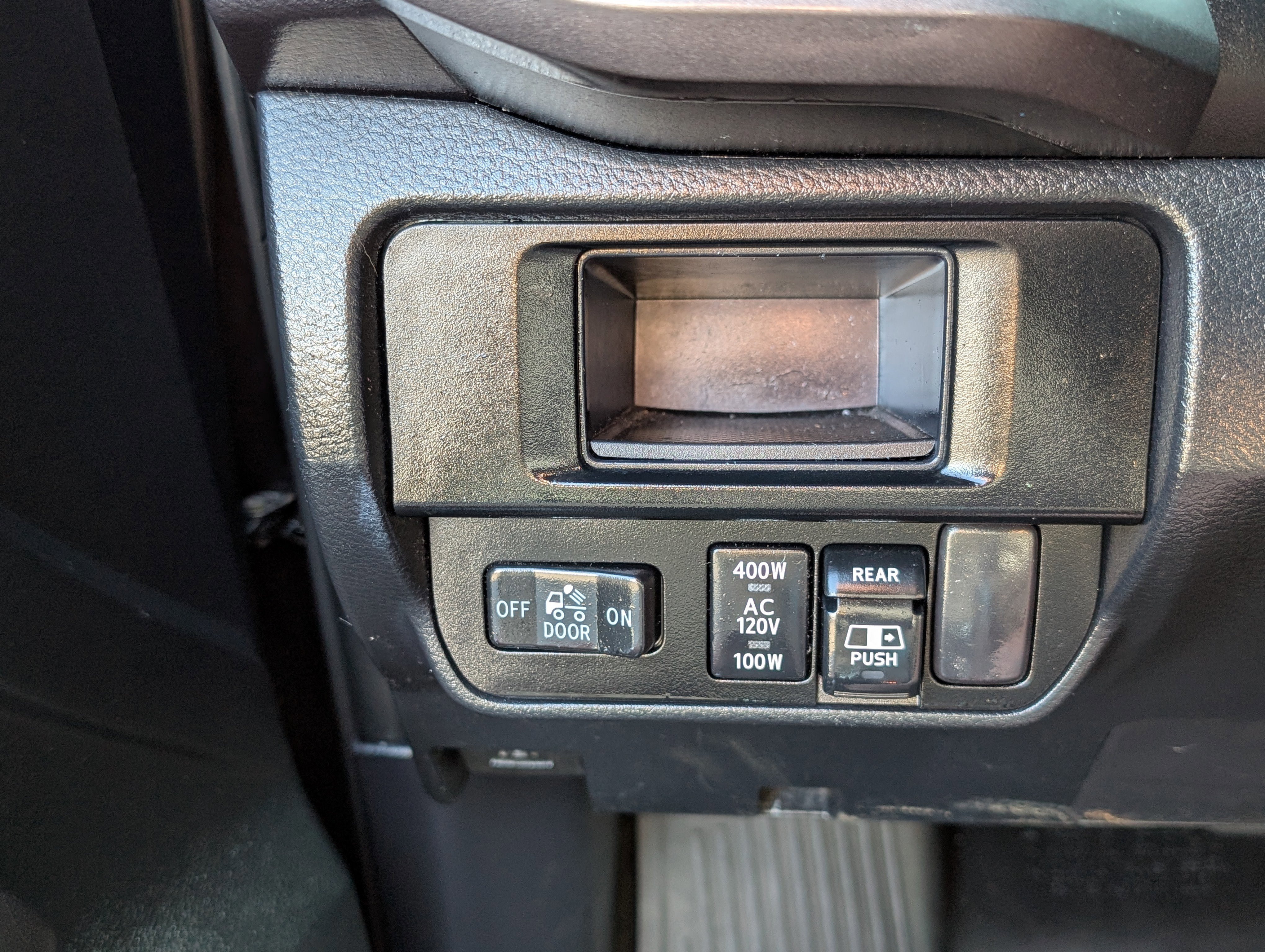 Used 2017 Toyota Tacoma TRD Sport w/ Tow Package image 18